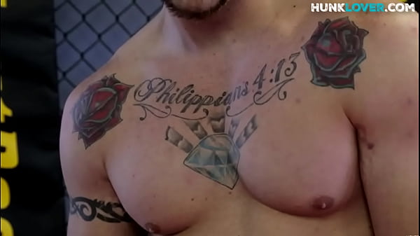 Inked sturdy amateur fingers butthole before jerkoff 