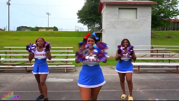 Play MP4 - Star Quarterback Fucks 3 Hot Cheerleaders Before Draft Day