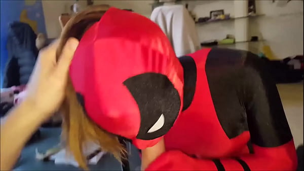 She Wear A Zentai Deadpool Cosplay And Suck thumbnail