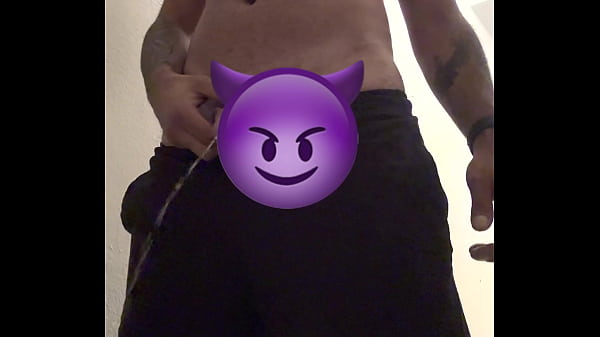 Play MP4 - TAKING A PISS IN THE MORNING TRAILER