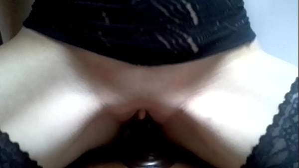 Un grosso cazzo nero riempie il mio_culo