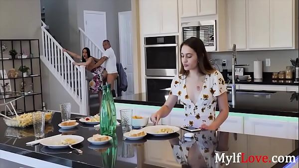 Play MP4 - My MILF stepMom Gets Acquainted With My Boyfriend- Crystal Rush