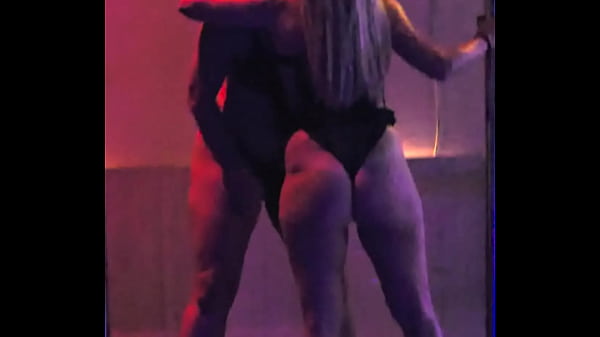 Fervendo na code com ela elenksada41437