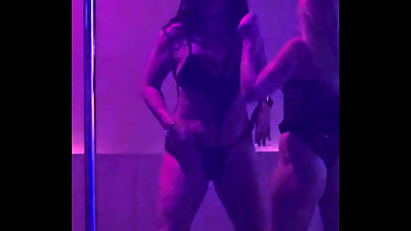 Fervendo na code com ela elenksada41437