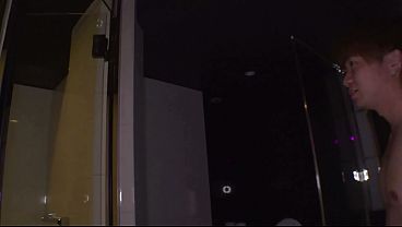 Nonton パート3神尻legend光臨&times;断トツ絶倫女sp！誰もが虜、爆乳爆尻エロ動画配信者！美女を更にエロく！口・手・足3点責めの極楽ご奉仕！射精すまで止めない轟音バキュームフェラ！性豪3人でハード3pセックス！どエロい狂宴中出し&times;口内射精5連発！！！！！ thumbnail