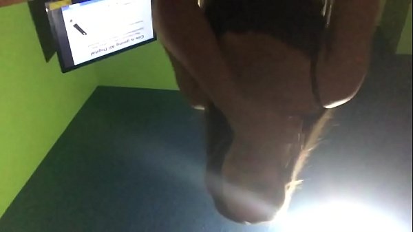 Nonton Red Know How To Eat Dick thumbnail