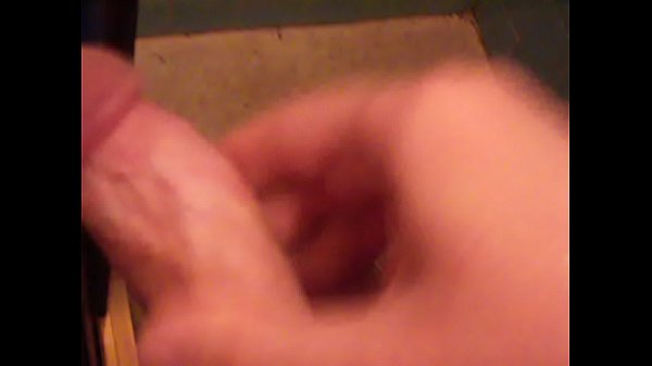 Masturbándome en elbaño