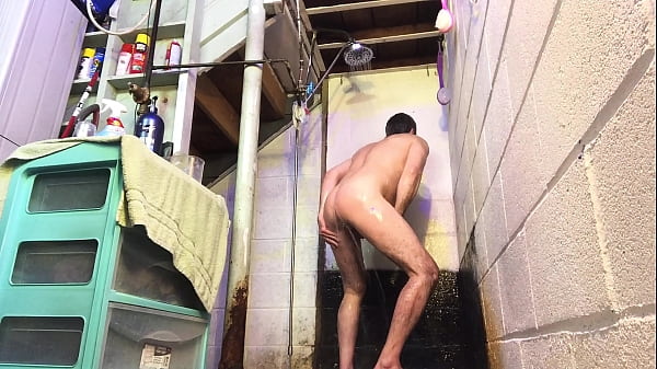 HUGE GAY COCK CUMMING IN THE SHOWER 
