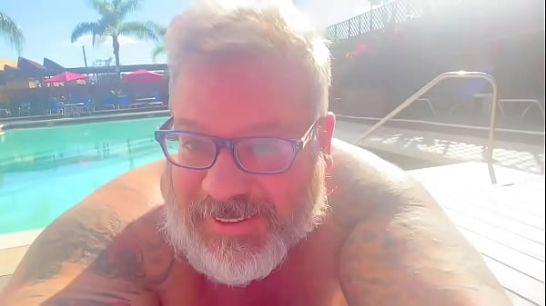 Play MP4 - ejaculates secretly under his lounge chair at the country club pool
