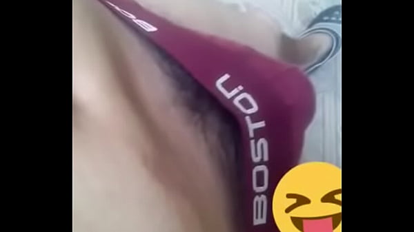 Aburrido En Casa sin nadie que me dee cari&ntilde;o 