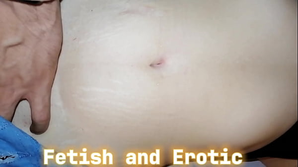 Play MP4 - It's fascinating to explore a milf girl's navel