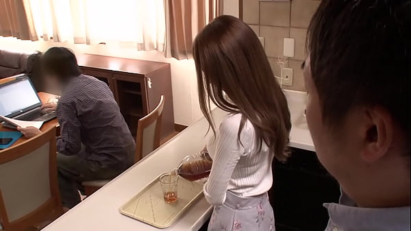 Play MP4 - 旦那が近くにいるのに、突然背後からねっとり乳揉みされて、抵抗するも快楽には勝てずに言いなりに&hellip;発情した女は自ら腰を振って何度もイキまくり最後は連続中出し！！【パート4】