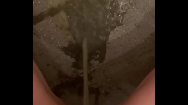 Play MP4 - i pissed on my carpet &vert; Badematte angepisst