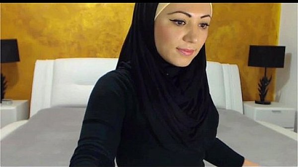 Hot arabic girl masturbating cumming for you فتاة عربية تستمني امام الكاميرة 
