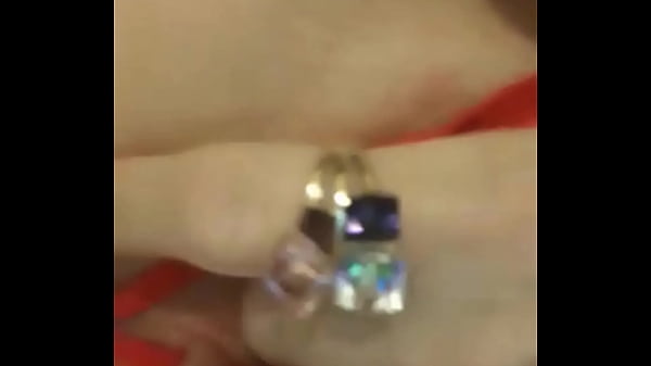 Play MP4 - Mature Masturbating