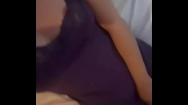 Quieres pasar una pijamada conmigo masturbandonos sacando nuestras lechitas 