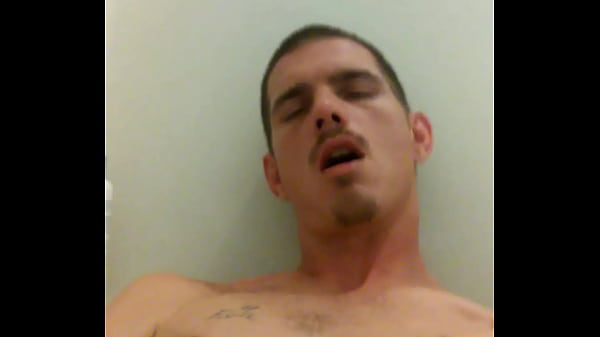 Play MP4 - jerking in bathtub