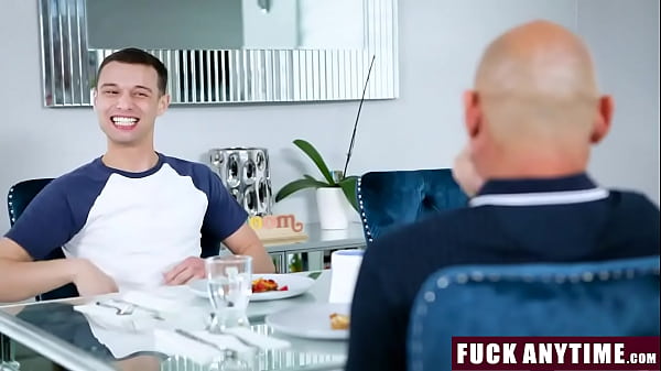 Play MP4 - Lucky Stepson Can Fuck His 's Assistant Anytime He Wants - Kylie Quinn - FuckAnytime