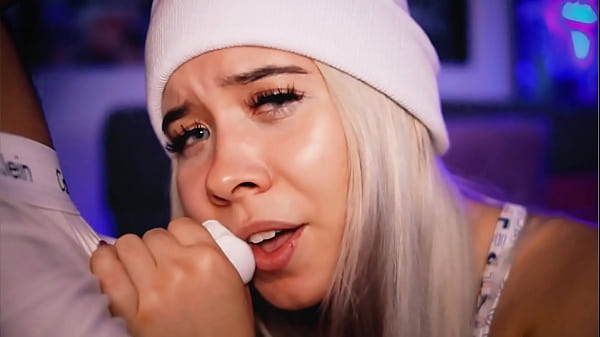 Colombian webcamer girl seduces her boyfriend's cock live 