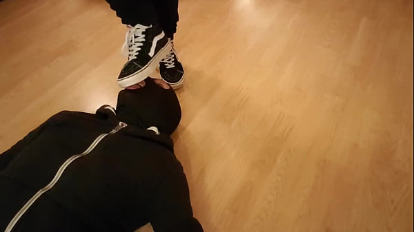 Eating stuffunder Mistress_Vans