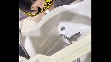 Nonton Evime Gelip Benden Yardım Isteyen Gen&ccedil; Komşumu Siktim. thumbnail