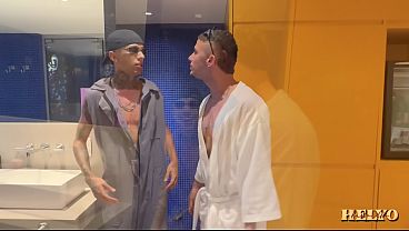 O meu patr&atilde;o mandou eu ir arrumar a hidro mas a patroa estava na piscina peladinha 