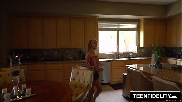 Play MP4 - teenfidelity 18 year old hannah hays creampied