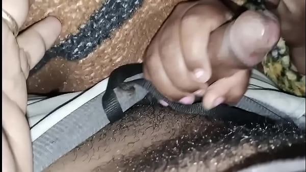 Minha Cunhada Me Faz Gozar No Sof&aacute; Da Sala thumbnail