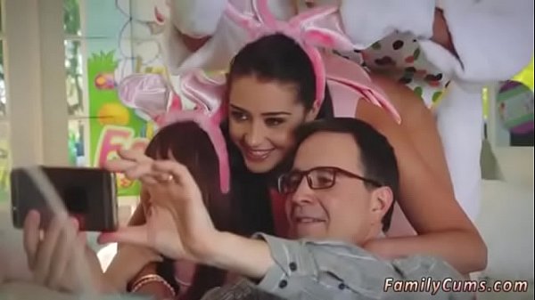 Play MP4 - Slutty bunny babe fucks stepuncle