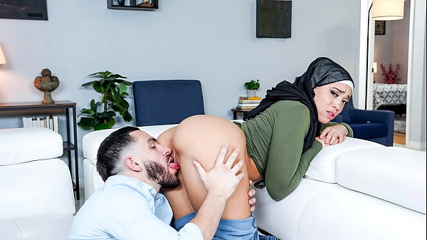 Perv Stepbro Teaching His Hijab_Stepsis_to Handle a CockHijablust