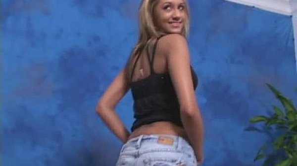 Wet blondie in hardcore act 