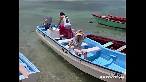 Henriette Blond Gets An ATMFacial