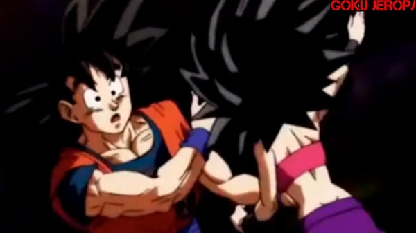 GOKU SE COGE A CAULIFLA 