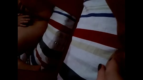 Novinha se masturbando 