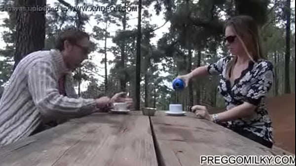 Play MP4 - Boobie's milk at coffee