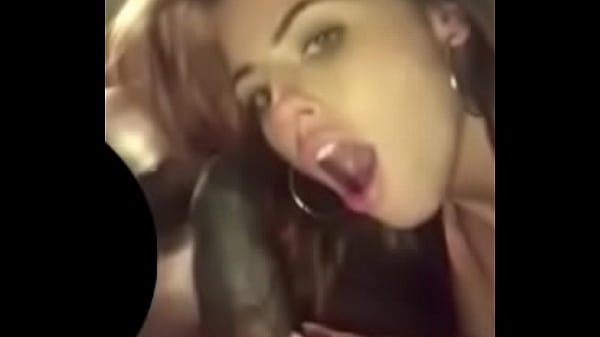 Loira_deliciosa encarando o negão