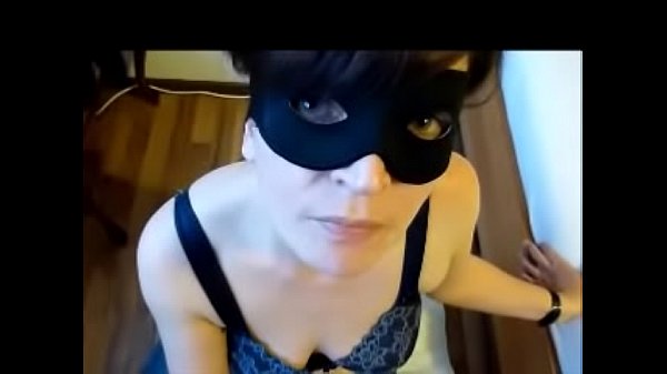 Girl sucks cock and gets tongue creamed 