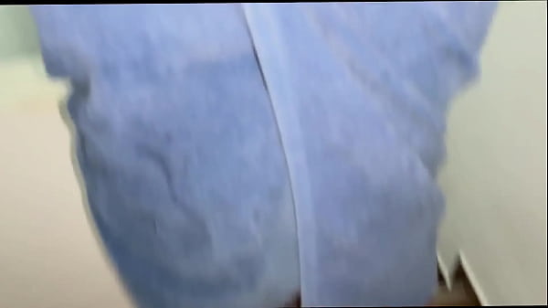 Nonton Me Pilla Masturbandome En La Habitaci&oacute;n Y Me Ayuda! Gran Culo Montando La Polla Grande De Axel. thumbnail