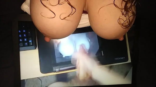 Me hace un tributo y le mando otro en agradecimiento - Mandukas tetona 