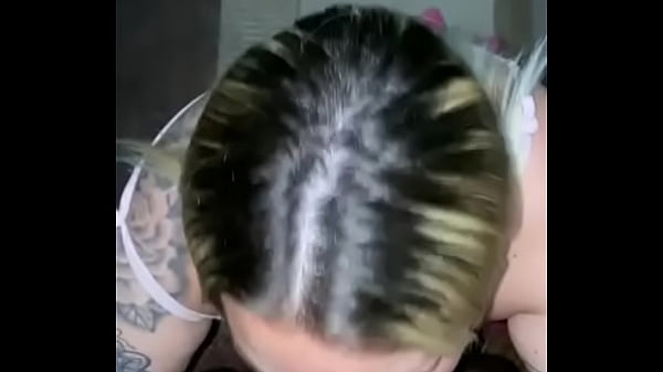 Play MP4 - She can suck anything