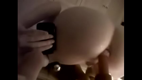 Youporn girl squirts while using vibrator in her ass