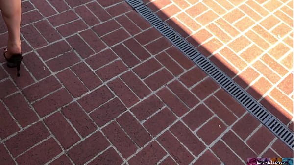 Play MP4 - MILF takes man home and gives him sex