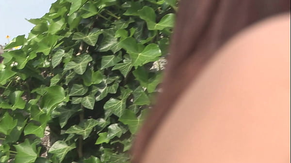 Nonton Christine O'hara Is A Brunette Milf Who Fucks Her Man Out By The Pool thumbnail