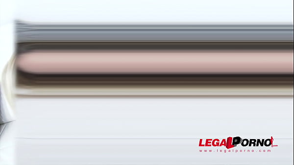 Amanda paris first dap with olivia devine showing her how it's done sz1105