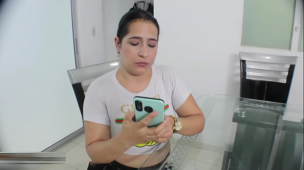 Me follo a la amiga de mi madrastra mientras le hace la visita PORNO EN ESPA&Ntilde_OL