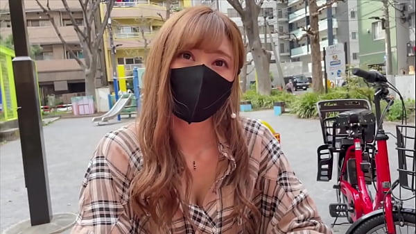 初回から奇跡の人妻と遭遇！溜まりに溜まった性欲が爆発！お家のあちこちで潮吹きマーキング！兄弟誕生確定の中出し顔射sex3連発！！ thumbnail