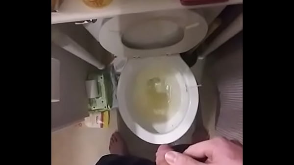 Soft dick pissing