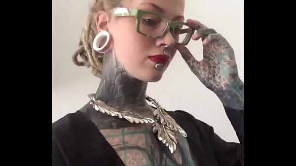 Nonton What Do You Think About The Black Dress With Red Lipstick? ??#blackdress #redlipstick #style #combo #anuskatzz #anu... thumbnail