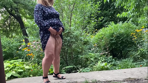 Play MP4 - Mother-in-law never refuses me the pleasure of holding my dick