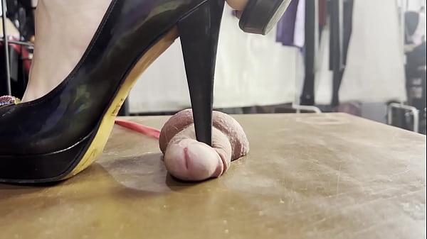 Play MP4 - Full weight cock trampling and footjob till huge cumshot